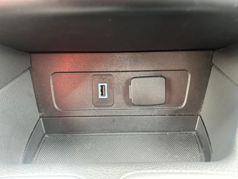 Used 2018 Ford Escape SE w/ Ford Safe & Smart Package FWD image 33