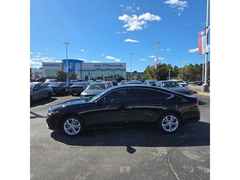 New 2025 Honda Accord LX image 4