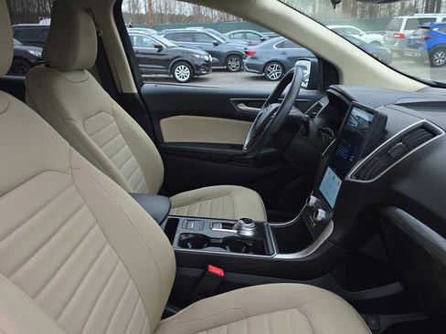 Used 2023 Ford Edge SE image 16