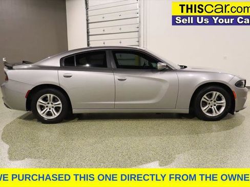 Used 2016 Dodge Charger SE RWD image 8