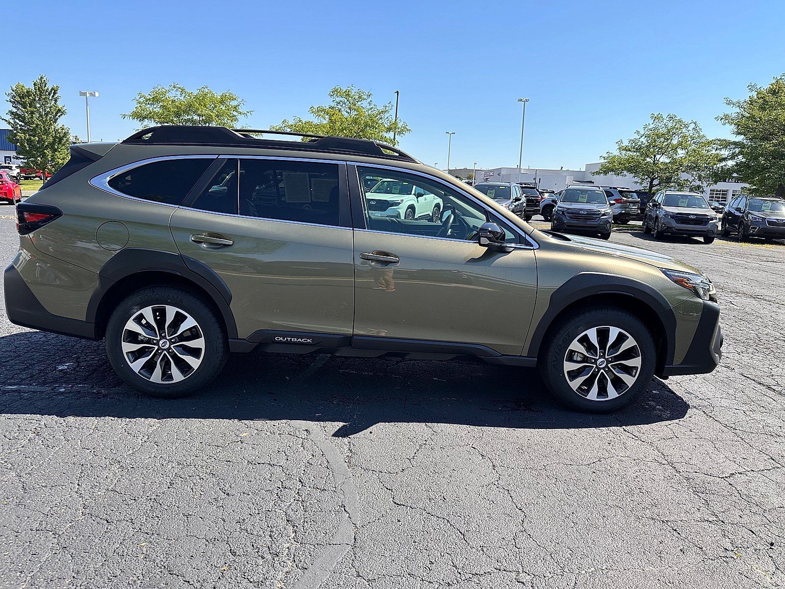 Used 2025 Subaru Outback Limited AWD/4WD image 2