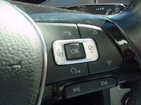 Used 2015 Volkswagen Golf TDI SE w/ Lighting Package image 9