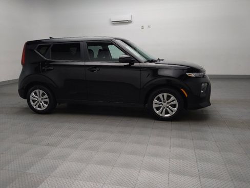 Used 2021 Kia Soul LX FWD image 11