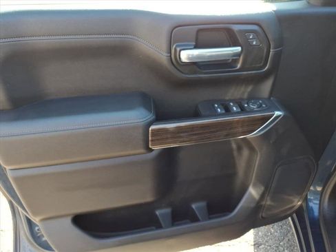 Used 2021 Chevrolet Silverado 1500 RST image 22