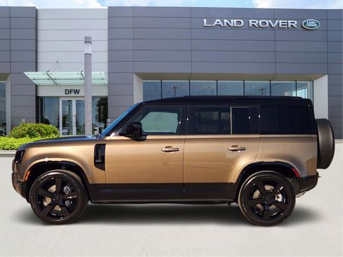 New 2026 Land Rover Defender 110 X-Dynamic SE image 3