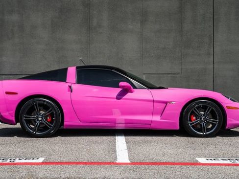 Used 2010 Chevrolet Corvette Coupe w/ 1LT image 9