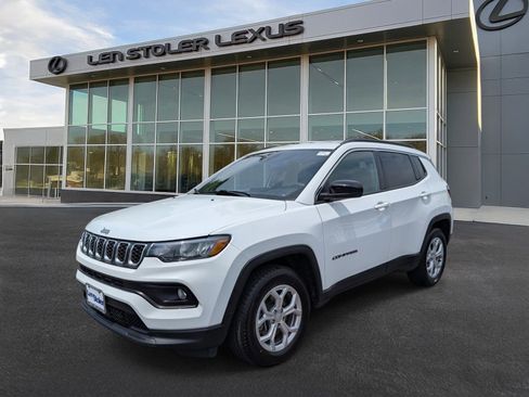 Used 2024 Jeep Compass Latitude AWD/4WD image 7