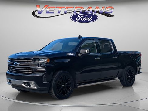 Used 2019 Chevrolet Silverado 1500 High Country w/ Technology Package AWD/4WD image 1