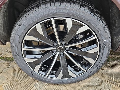 New 2026 Volvo XC90 B5 Plus w/ Protection Package Premier AWD/4WD image 7