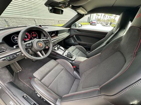 Used 2026 Porsche 911 Carrera 4 GTS AWD/4WD image 4