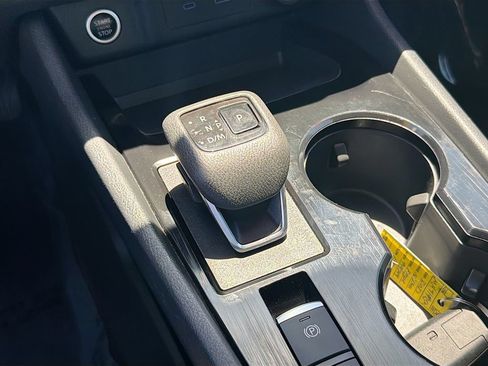 Used 2023 Nissan Rogue S FWD image 16