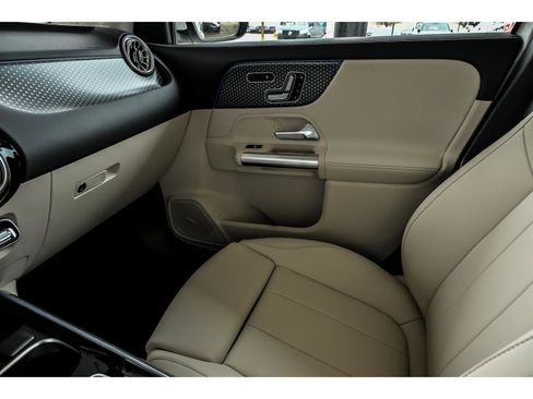 New 2026 Mercedes-Benz GLA 250 4MATIC image 18