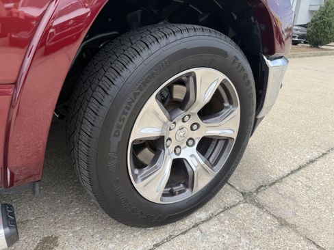 Used 2019 RAM 1500 Laramie RWD image 25