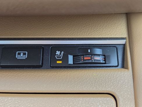 Used 2017 Lexus ES 350 w/ Luxury Package FWD image 25