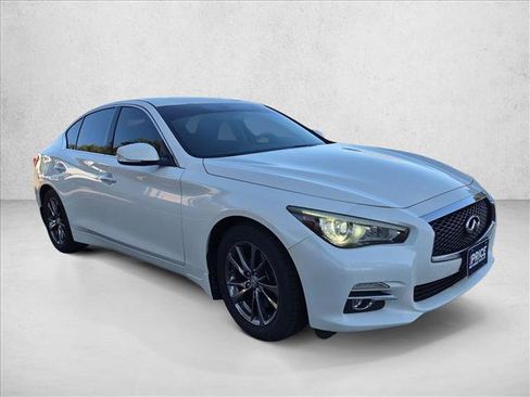 Used 2017 INFINITI Q50 Signature Edition w/ All Weather Package (L93) AWD/4WD image 3