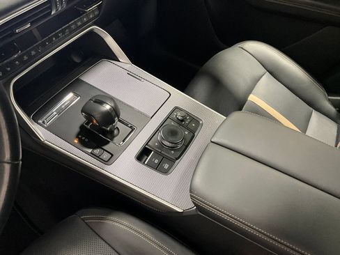 Used 2024 MAZDA CX-90 3.3 Turbo w/ Premium Plus Pkg image 16