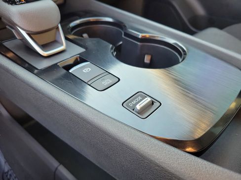 Used 2024 Nissan Rogue SV image 30