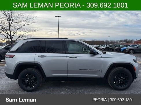 New 2026 Jeep Grand Cherokee Laredo image 3