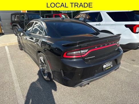 Used 2016 Dodge Charger SRT w/ Technology Group RWD image 4