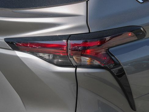 New 2026 Toyota Sienna LE image 10