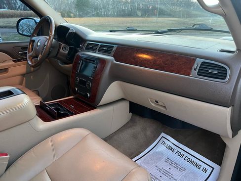 Used 2011 Chevrolet Tahoe LTZ image 29