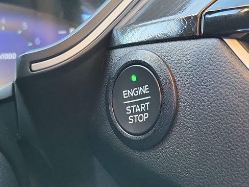 Used 2022 Ford Escape SEL w/ SEL Stealth AWD Package image 18