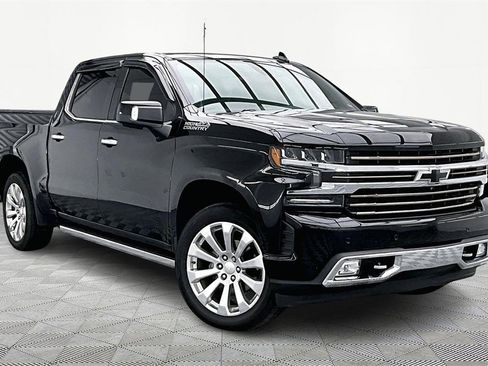Used 2022 Chevrolet Silverado 1500 High Country w/ Technology Package image 12