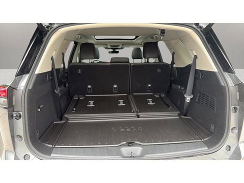 New 2026 Nissan Pathfinder Platinum AWD/4WD image 40