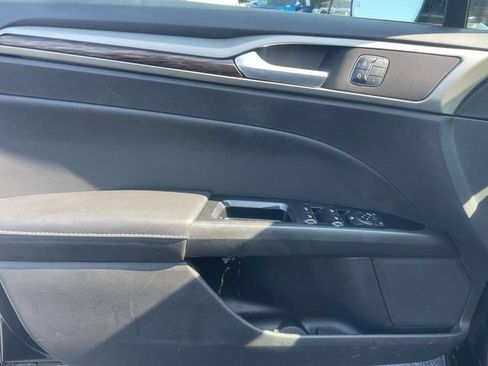 Used 2014 Ford Fusion SE w/ Equipment Group 202A FWD image 14