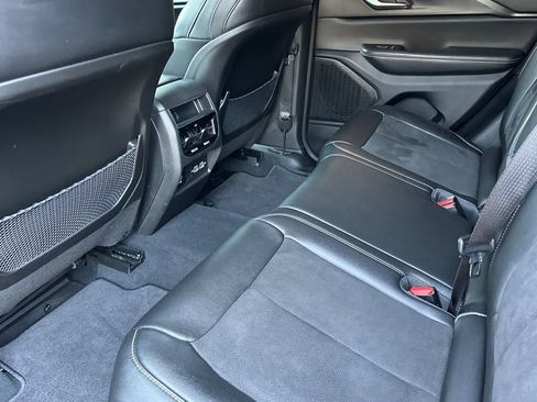 Used 2024 Jeep Grand Cherokee Altitude AWD/4WD image 12