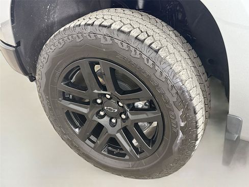 Used 2025 Chevrolet Silverado 1500 LT Trail Boss w/ Convenience Package II AWD/4WD image 33