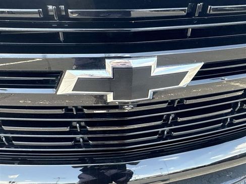 Certified 2023 Chevrolet Suburban RST w/ Luxury Package AWD/4WD image 32