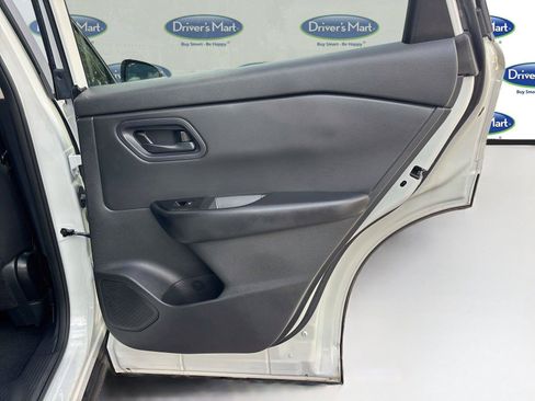 Used 2024 Nissan Rogue S FWD image 23