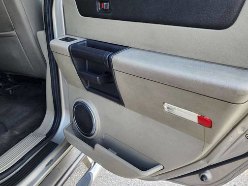 Used 2003 HUMMER H2 w/ Preferred Equipment Group image 14