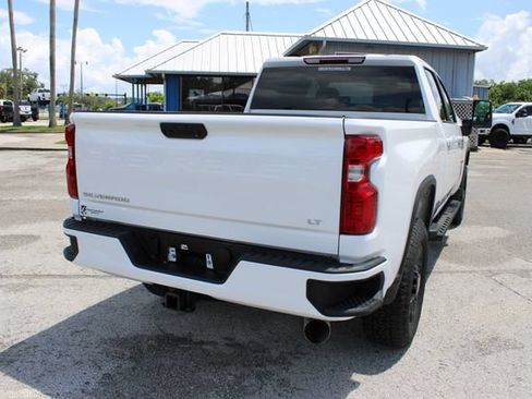 Used 2023 Chevrolet Silverado 2500 LT AWD/4WD image 10