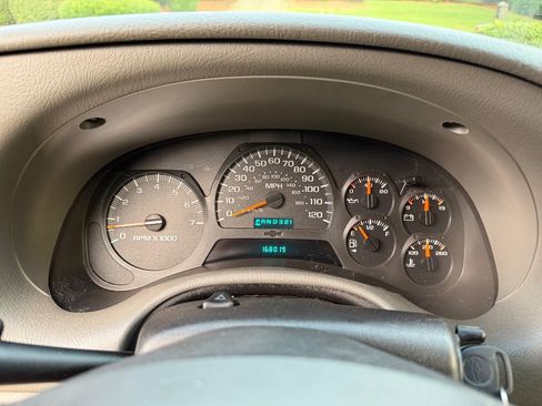 Used 2004 Chevrolet TrailBlazer LS w/ LS Preferred Equipment Group AWD/4WD image 14
