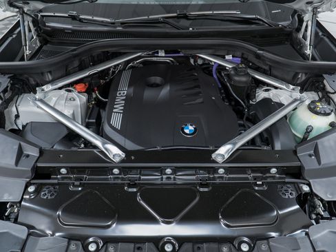 New 2026 BMW X5 xDrive40i w/ Executive Package image 9