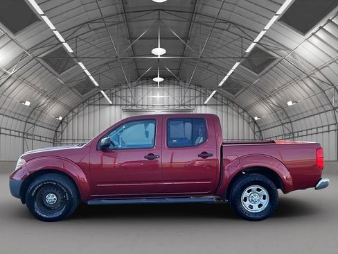 Used 2014 Nissan Frontier S image 2