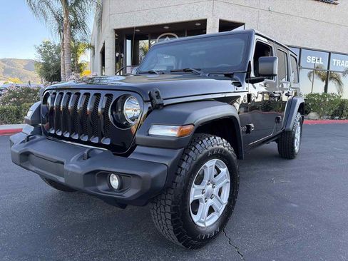 Used 2022 Jeep Wrangler Unlimited Sport AWD/4WD image 2