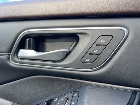 Used 2021 Nissan Rogue Platinum image 18