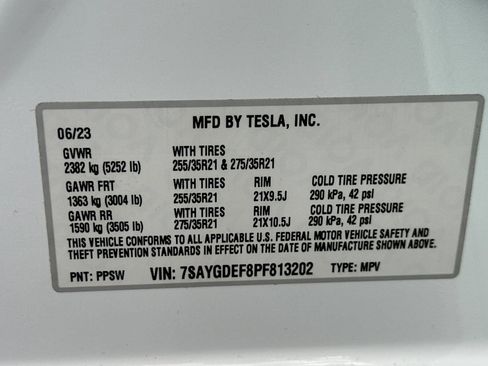 Used 2023 Tesla Model Y Performance image 39