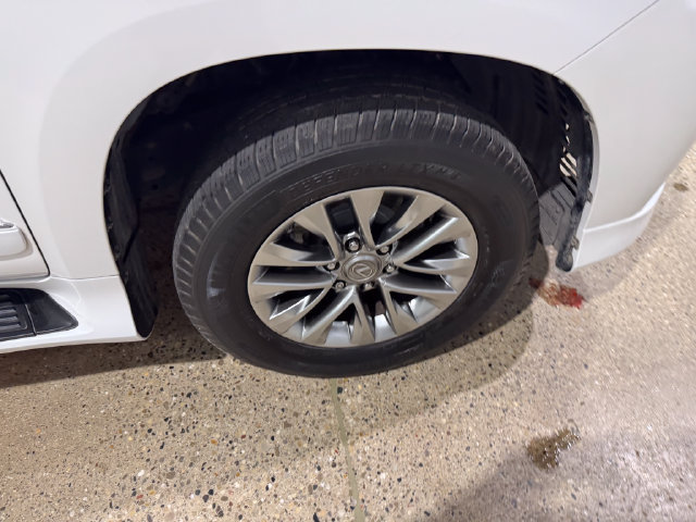 Used 2017 Lexus GX 460 Luxury w/ Preferred Accessory Package AWD/4WD image 30