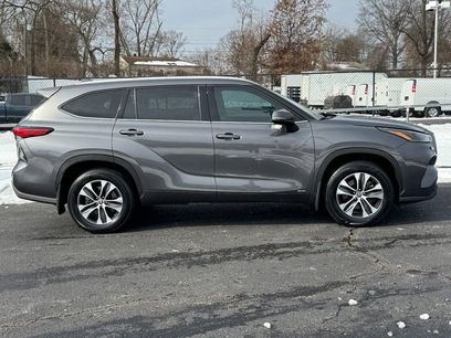 Used 2022 Toyota Highlander XLE