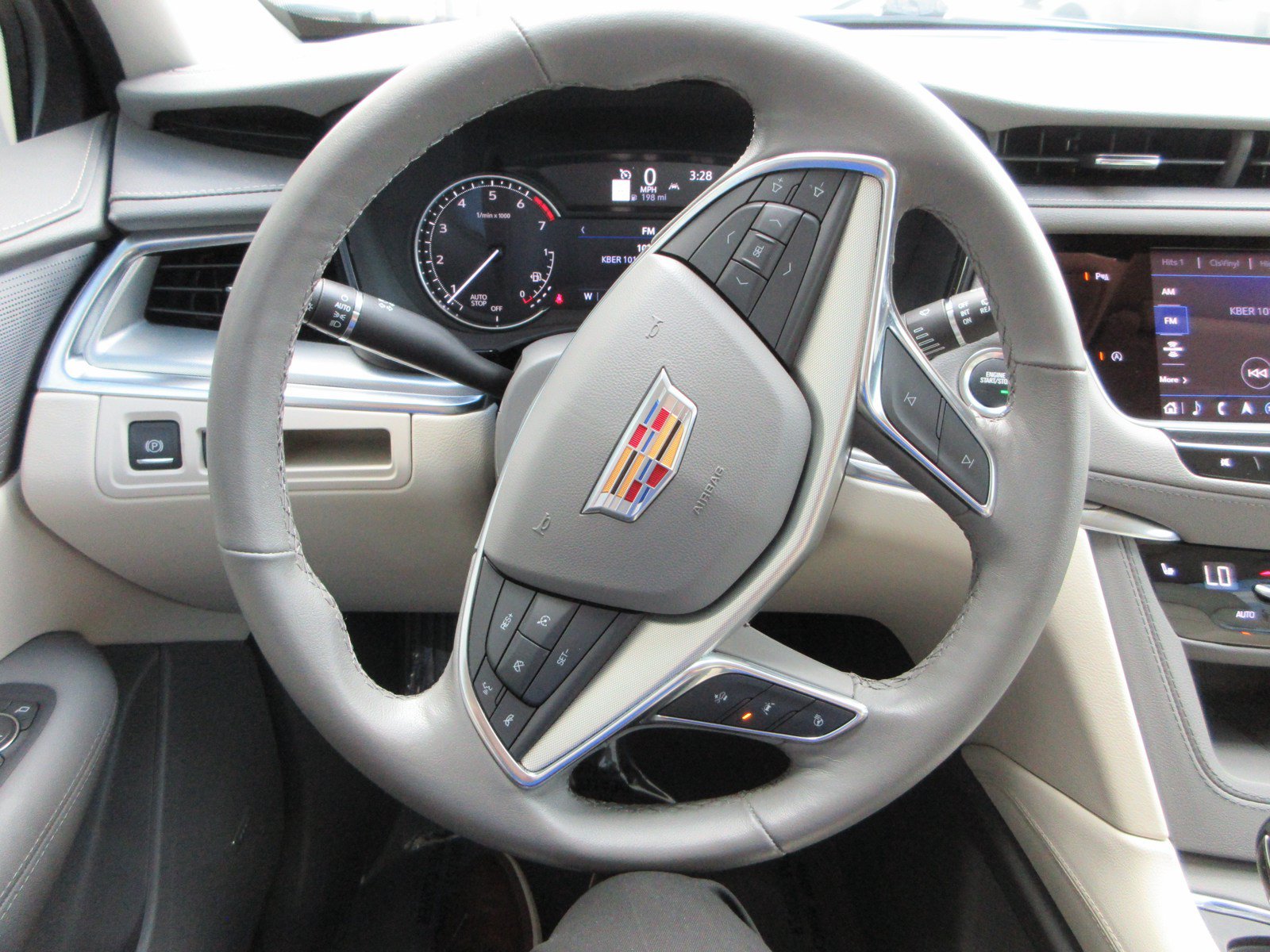 Used 2023 Cadillac XT5 Premium Luxury FWD image 37