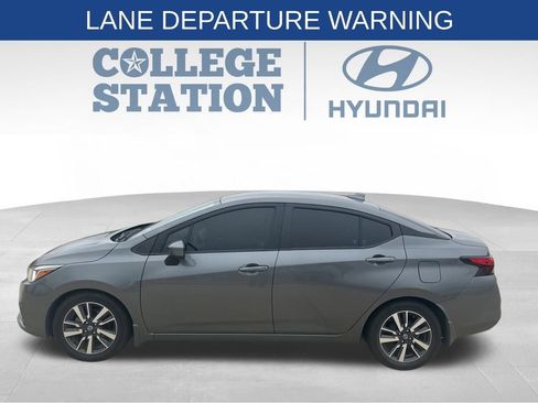 Used 2021 Nissan Versa SV image 8