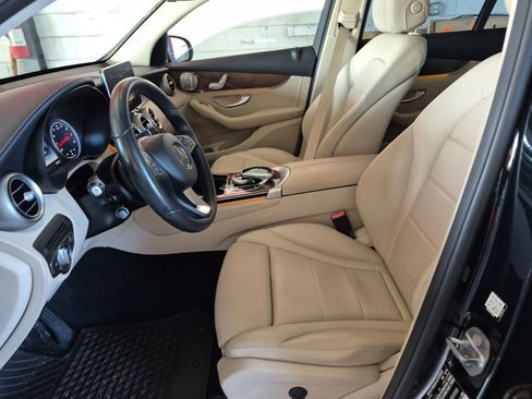 Used 2017 Mercedes-Benz GLC 300 4MATIC Coupe image 15