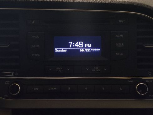 Used 2017 Hyundai Elantra SE FWD image 25