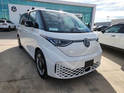 Used 2025 Volkswagen ID. Buzz Pro S image 1