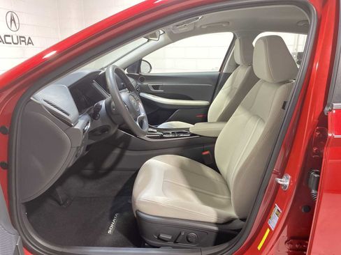 Used 2022 Hyundai Sonata SEL w/ Preferred Accessory Package image 2