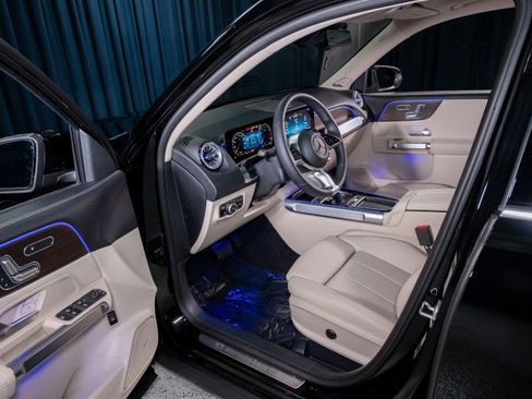 New 2026 Mercedes-Benz GLB 250 4MATIC image 10